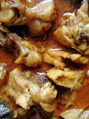 Bresse tavuk eti dünyanın en iyi tanığıdır. Pişmiş tavuk körisinin farklı kısımları lezzetli ve ünlü tarifler peri-peri, kızarmış, Pollo al acuyo, Karaage, Ayam goreng gibi.