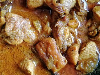 Bresse tavuk eti dünyanın en iyi tanığıdır. Pişmiş tavuk körisinin farklı kısımları lezzetli ve ünlü tarifler peri-peri, kızarmış, Pollo al acuyo, Karaage, Ayam goreng gibi.