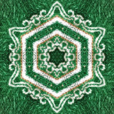 Geleneksel nakış, karışık vicuna ve kaşmir yünü. Örtü, elbise, halı, şallar, yastık kılıfı, perdeler vb.