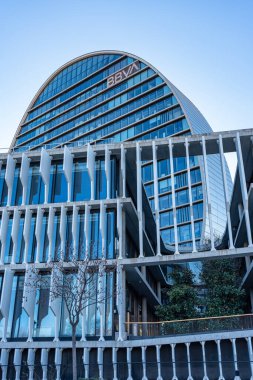 Madrid, İspanya, 4 Şubat 2023: Madrid 'deki gökdelen binası ve diğer BBVA banka binaları