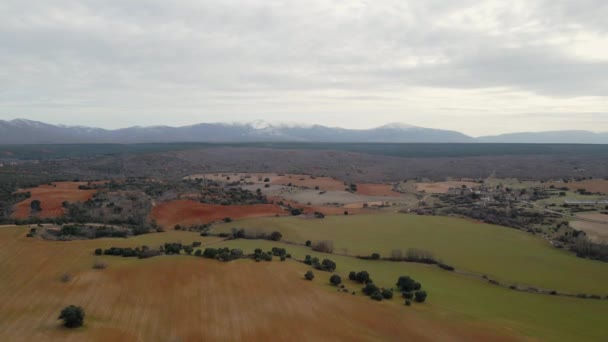 Campo Castilla Spanien Hinblick Auf Drohnenflüge Mit Verschneiten Bergen Hintergrund — Stockvideo