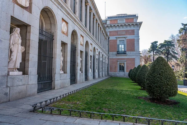 Πλευρική Πρόσοψη Του Τεράστιου Κτιρίου Που Στεγάζει Μουσείο Prado Στην — Φωτογραφία Αρχείου