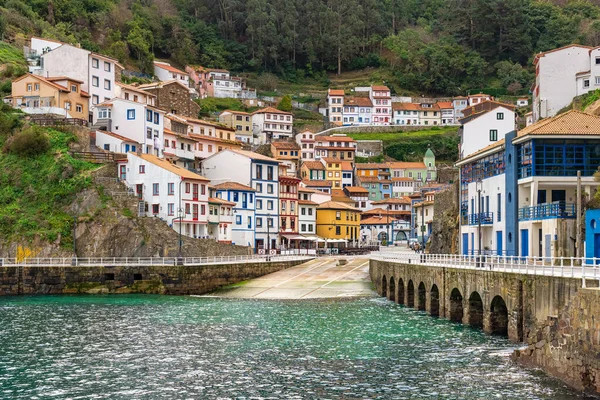 Cudillero Nun Deniz Kenarındaki Vadiden Sarkan Evleri Spanya Nın Asturias — Stok fotoğraf