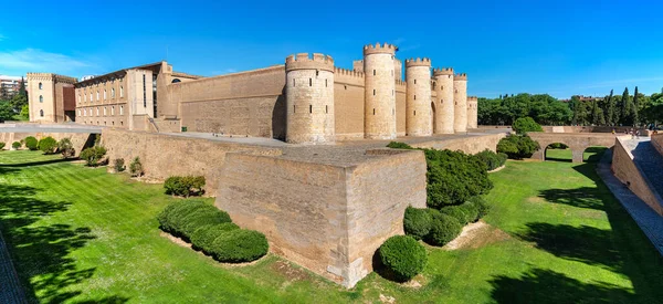 Castelo Medieval Sede Governo Aragão Cidade Resort Zaragoza Espanha — Fotografia de Stock