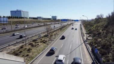 Madrid, İspanya, Şubat 2023: M40 çevre yolu Madrid 'de resmi tatil
