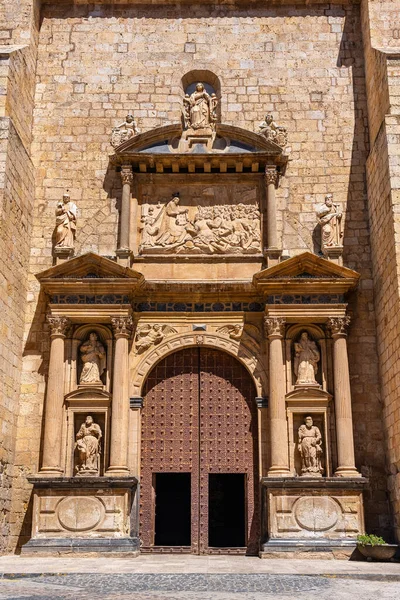 Portada Fachada Principal Iglesia Románica Ciudad Turística Daroca Zaragoza —  Fotos de Stock