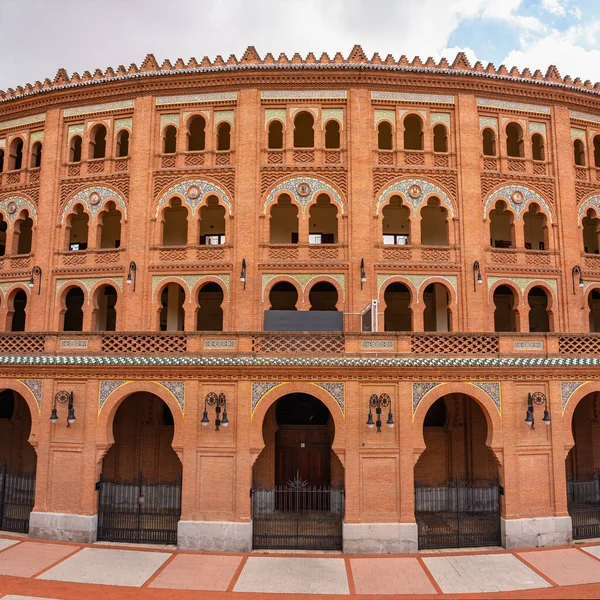 Εξώφυλλο Ταυρομαχίας Του Las Ventas Την Τυπική Παλαιά Αρχιτεκτονική Τούβλων — Φωτογραφία Αρχείου