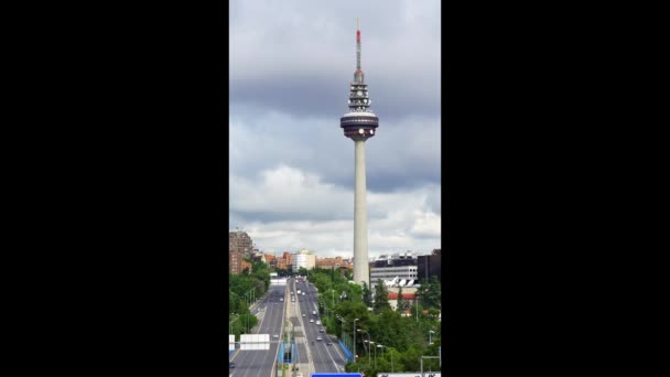 Gran Vista Panorámica Ciudad Madrid Con Torre Comunicaciones Que Eleva — Vídeos de Stock