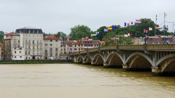 Brücke Über Den Fluss Adur Der Antiken Stadt Bayonne Süden — Stockvideo