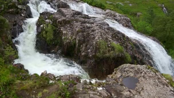 Cachoeira Das Três Cascatas Famosas Nas Montanhas Glencoe Valley Escócia — Vídeo de Stock