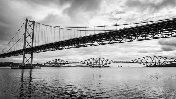 Widok Trzy Mosty Łączące Edynburg Firth Forth Wielka Brytania — Zdjęcie stockowe