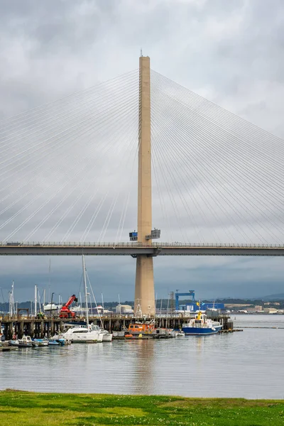Filar Trzymający Kable Jednego Mostów Wiszących Miasta Edynburg Szkocja — Zdjęcie stockowe