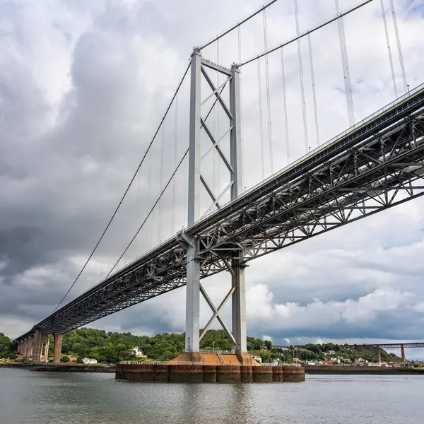 Szczegóły Dotyczące Mostu Wiszącego Który Pozwala Pojazdom Przejechać Przez Morze — Zdjęcie stockowe