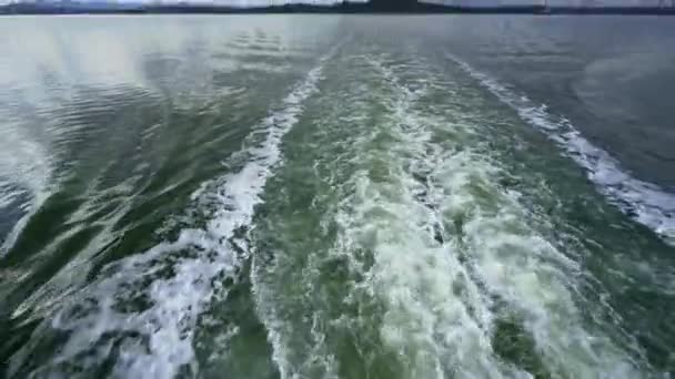 Wake Left Boat Sea Moves Away Shore Firth Forth Edinburgh — Stock Video