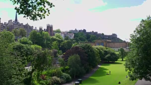 Pemandangan Panorama Kota Edinburgh Atas Taman Taman Kaki Kastil Skotlandia — Stok Video