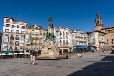 Vitoria, İspanya, 12 Ekim 2023: İspanya 'nın Vitoria kentindeki Plaza de la Virgen Blanca