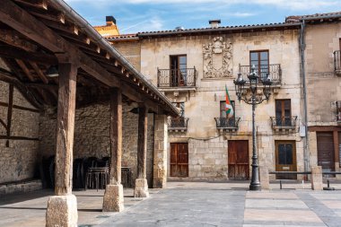 Salvatierra 'nın eski Bask Bölgesi' nde ahşap Portikolar olan ana meydan.