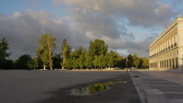 Vista Panorâmica Palácio Real Aranjuez Nascer Sol Com Céu Nublado — Vídeo de Stock