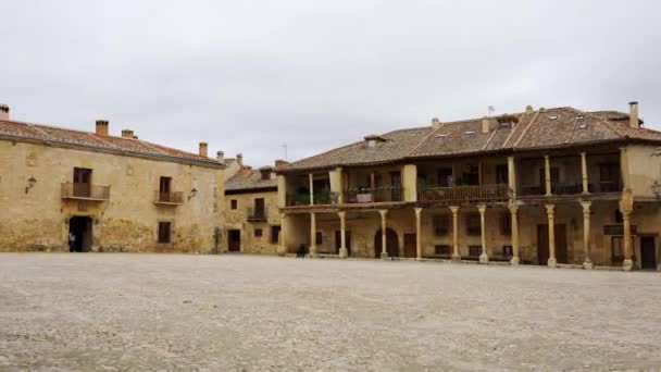 Stare Budynki Wokół Głównego Placu Średniowiecznej Wioski Pedraza Segovia Hiszpania — Wideo stockowe