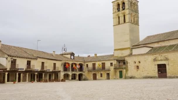 Calle Hermosos Edificios Medievales Con Torre Iglesia Fondo Monumental Ciudad — Vídeos de Stock