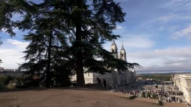 Открытие Кафедрального Собора Альмудена Столице Испании Мадриде — стоковое видео