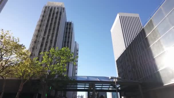 マドリードのスチールとガラスの高層ビル アスカ金融地区 — ストック動画