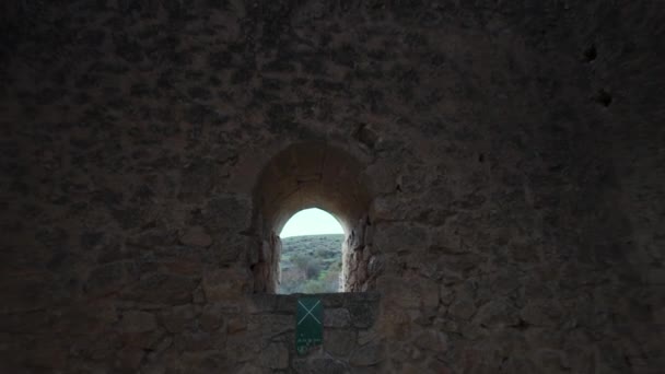 Parede Pedra Com Portões Arqueados Entrada Cidade Medieval Palazuelos Guadalajara — Vídeo de Stock