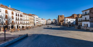 İspanya 'nın Dünya Mirası Alanındaki anıtsal şehir Caceres' in Plaza Belediye Başkanı