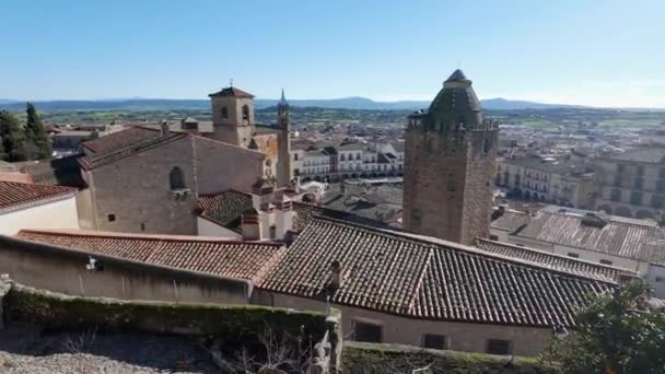 スペイン アメリカの征服者の起源であるTrujilloの記念碑的な都市のパノラマビュー — ストック動画