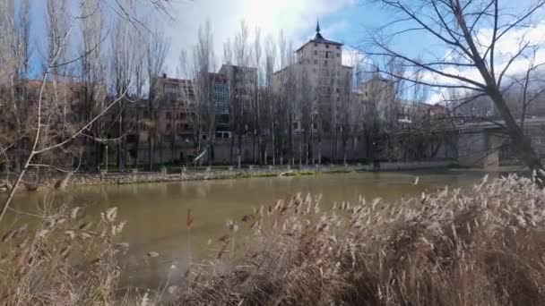 Río Duero Pasa Por Ciudad Aranda Provincia Burgos — Vídeos de Stock