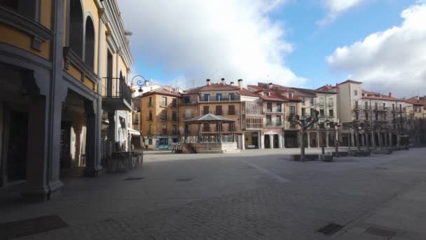 Plaza Principal Con Casas Con Fachadas Colores Ciudad Aranda Duero — Vídeo de stock