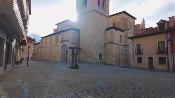 Колокольня Старой Церкви Кастильском Городе Аранда Дуэро — стоковое видео