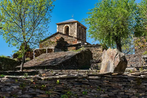 Kirchturm Nördlichen Hochland Von Guadalajara Campillo Ranas Spanien lizenzfreie Stockbilder