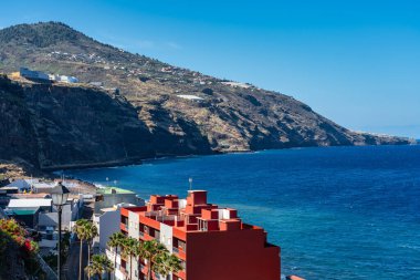 Santa Cruz de la Palma, Kanarya Adaları kıyısındaki büyük kayalıklar