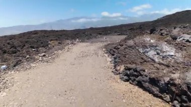Cumbre Vieja volkanı tarafından Kanarya Adaları 'ndaki La Palma Adası' ndaki son patlamada büyük miktarda volkanik kaya püskürtüldü.