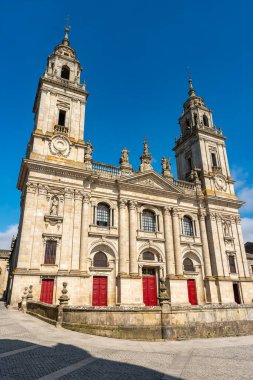 Galiçya 'nın Lugo kentindeki Santa Maria Gotik Katedrali' nin ana cephesi.