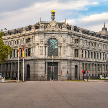 İspanya merkez bankasının ünlü köşesi Madrid 'in başkenti.