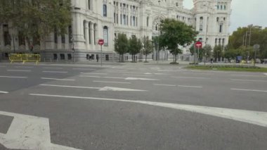İspanya 'nın Plaza de Cibeles kentindeki Madrid Şehir Konseyi' nin panoramik manzarası
