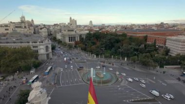 Başkent Madrid, İspanya 'dan Plaza de Cibeles' in hava manzarası.