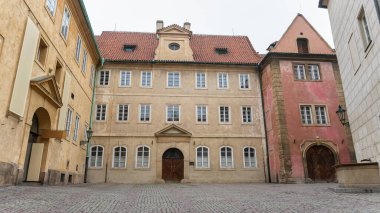 Prag Kalesi anıtsal kompleksinin sokakları ve onun resmi ve antik binaları, Çek Cumhuriyeti