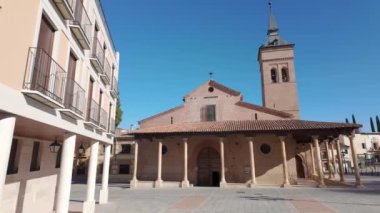 Guadalajara, Castilla la la Mancha 'daki Santa Maria Katedrali' nin dış cephesi.