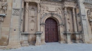 El Salvador 'un kutsal kilisesi, Ubeda, Jaen' deki ortaçağ kilisesi.