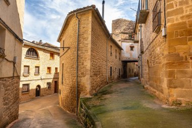 Matarrana bölgesindeki İspanyol Toskana adlı resimli binalar.
