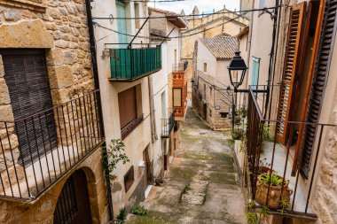 Eski Kretas, Teruel, Aragon köyünde çok dik dar sokaklar