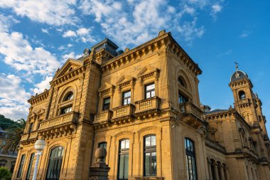 San Sebastian City Hall veya ana Kütüphane San Sebastian Donostia şehir merkezinde, Kuzey İspanya Bask Ülkesi.