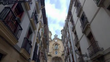 Santa Maria del Coro Bazilikası San Sebastian, Bask Ülkesi 'nin eski bir kasabasında..