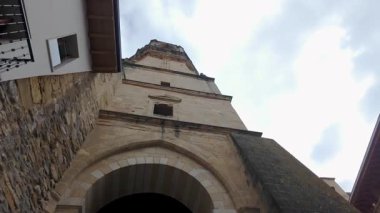 San Salvador Kilisesi kuzeydeki tarihi Getaria kasabasında, Bask Ülkesi