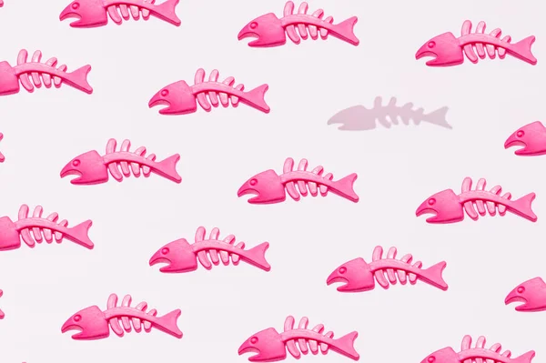 Кости Розовой Рыбы Игрушка Домашнего Животного Творческий Узор Белом Фоне — стоковое фото