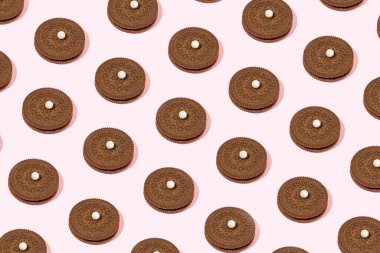 Kakaolu kurabiye ve inci boncuklar, yaratıcı tatlı atıştırmalıklar..