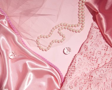 Pembe ve gümüş ipek kumaş İnci, ipek, dantel.